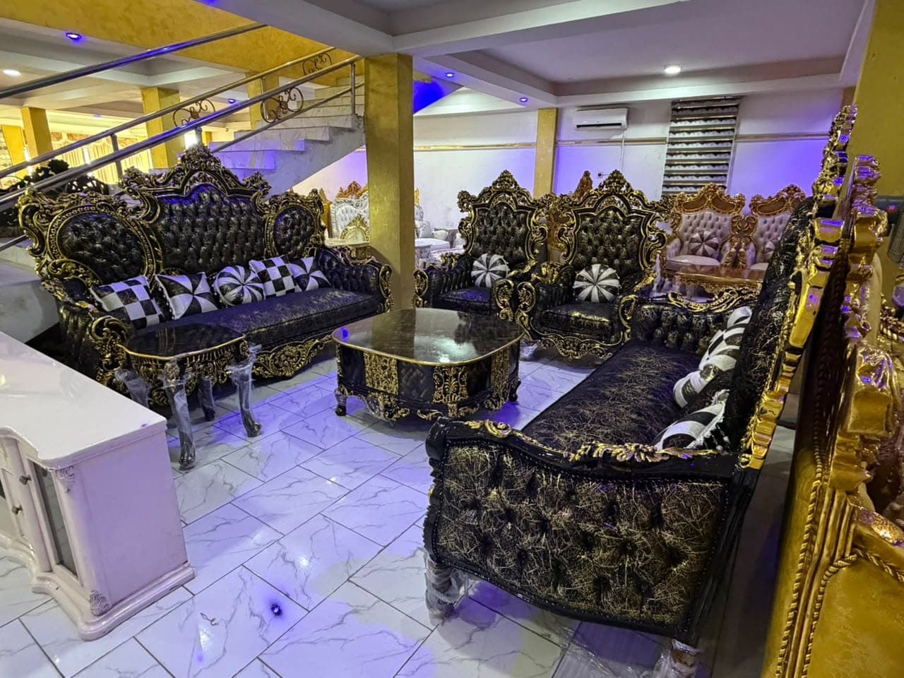 Grand Throne view 1